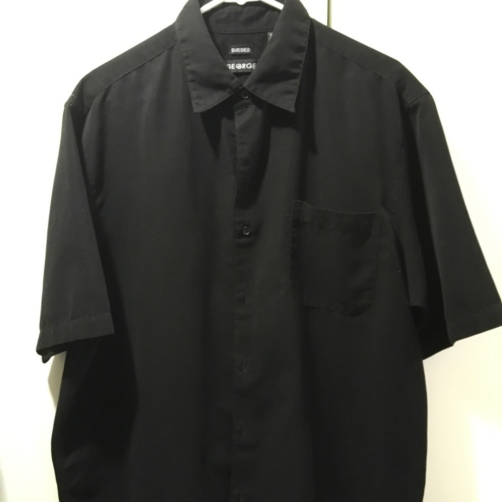 Men’s Shirt-Sleeve Black Button Down